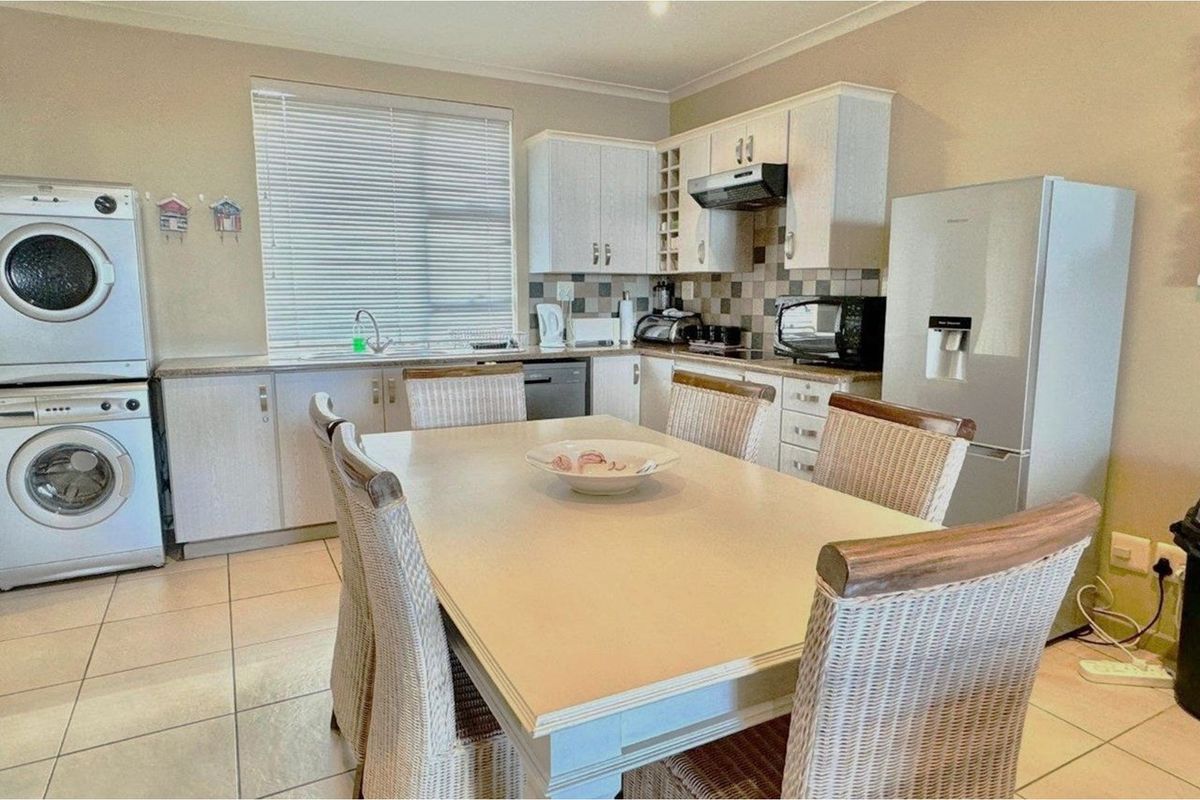 Villa in Award-winning Golf Estate! - Photo 4