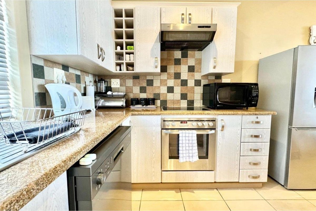 Villa in Award-winning Golf Estate! - Photo 3