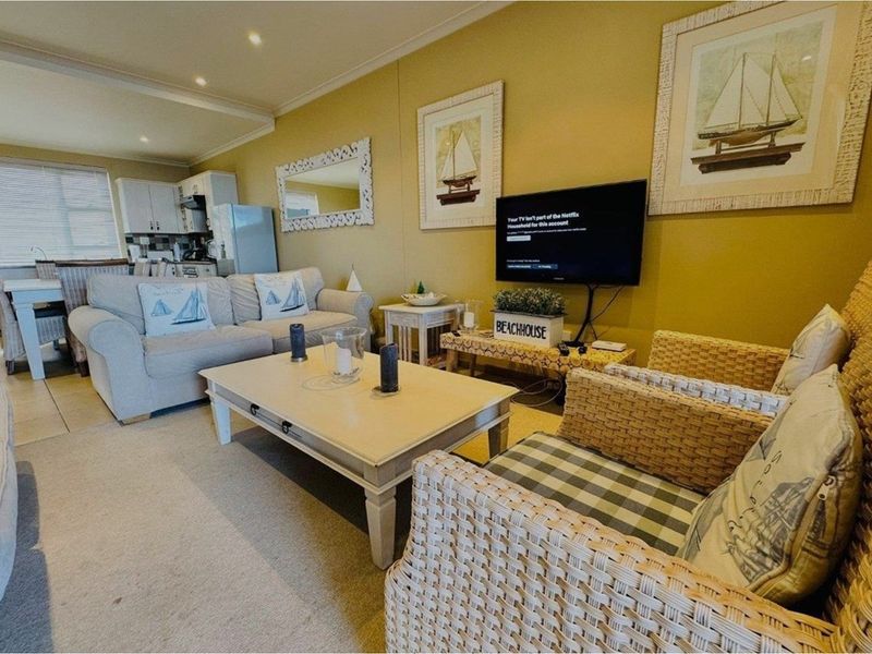Villa in Award-winning Golf Estate! - Photo 6