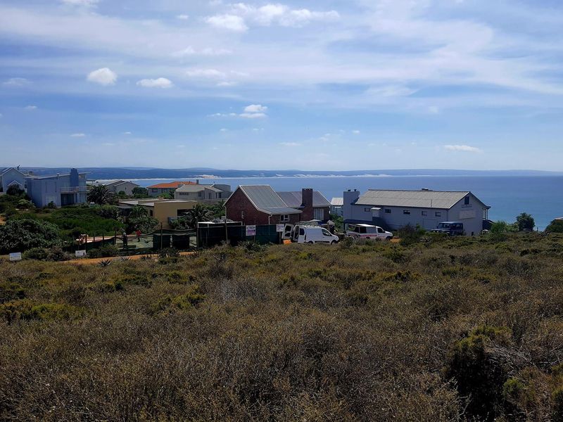 Tranquil Coastal Haven: Spectacular Views, Prime Opportunity - Photo 10