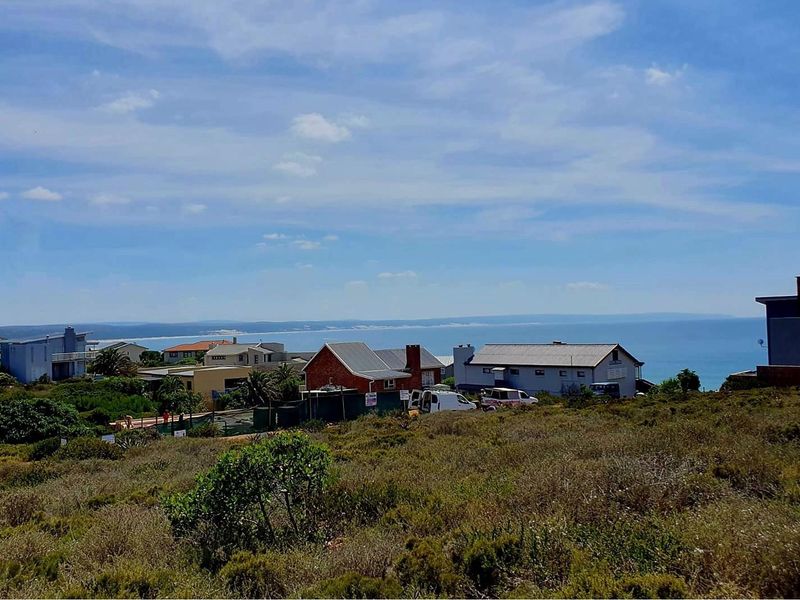 Tranquil Coastal Haven: Spectacular Views, Prime Opportunity - Photo 3