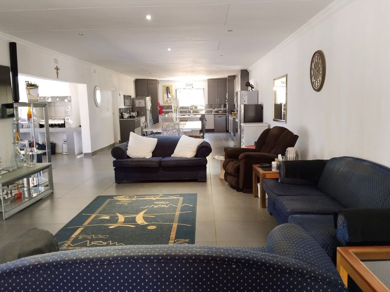 Luxurious 14-Bed Farmstead - Photo 3