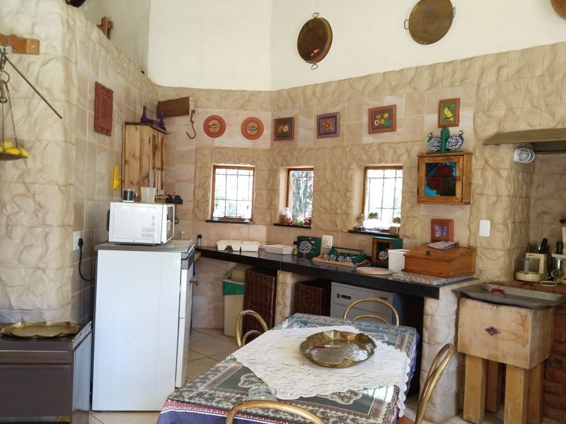 Luxurious 14-Bed Farmstead - Photo 9