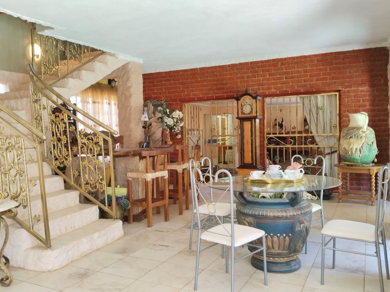 Luxurious 14-Bed Farmstead - Photo 2