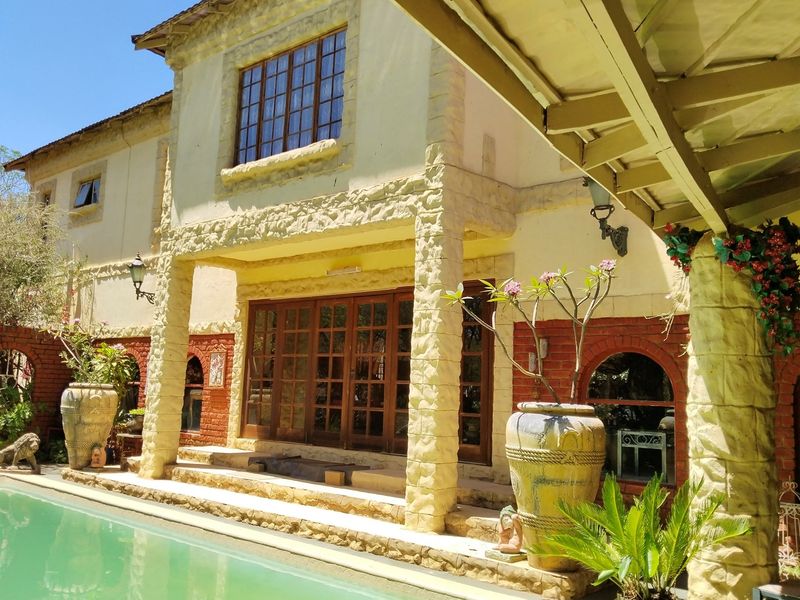 Luxurious 14-Bed Farmstead - Photo 6