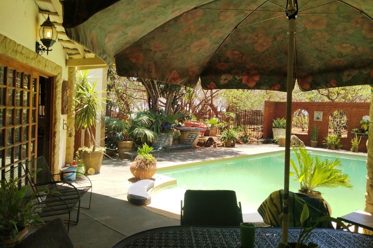 Luxurious 14-Bed Farmstead - Photo 5