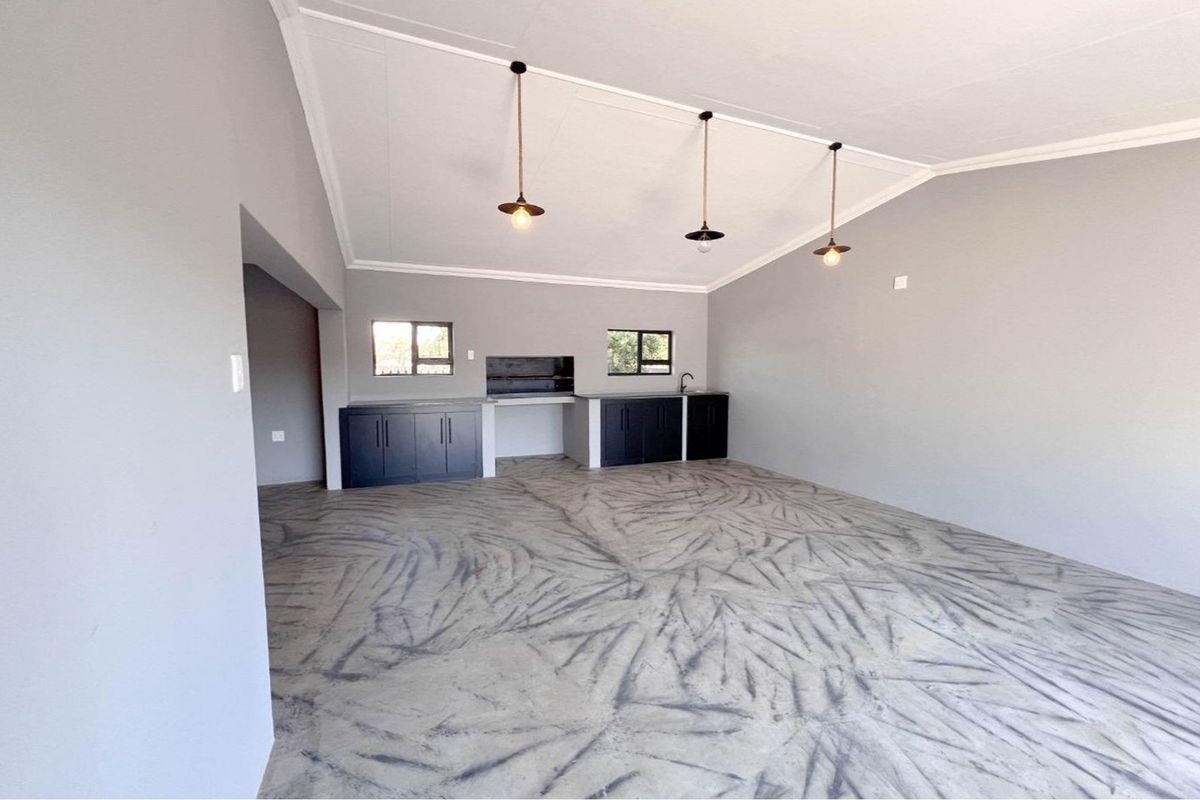 Stylishly Renovated Family Home in Dennesig - Photo 3