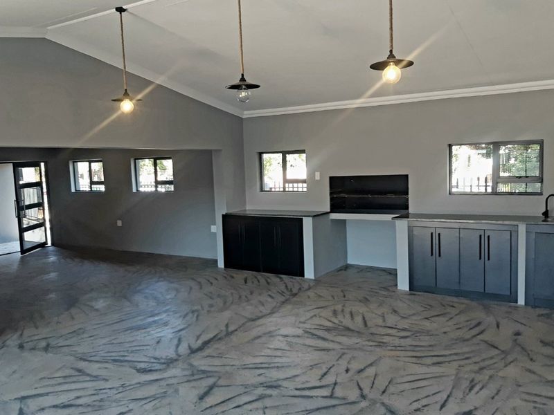 Stylishly Renovated Family Home in Dennesig - Photo 6