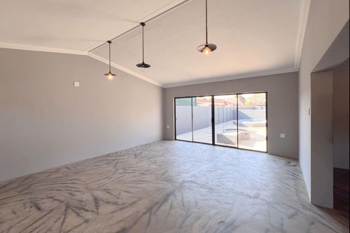 Stylishly Renovated Family Home in Dennesig - Photo 2