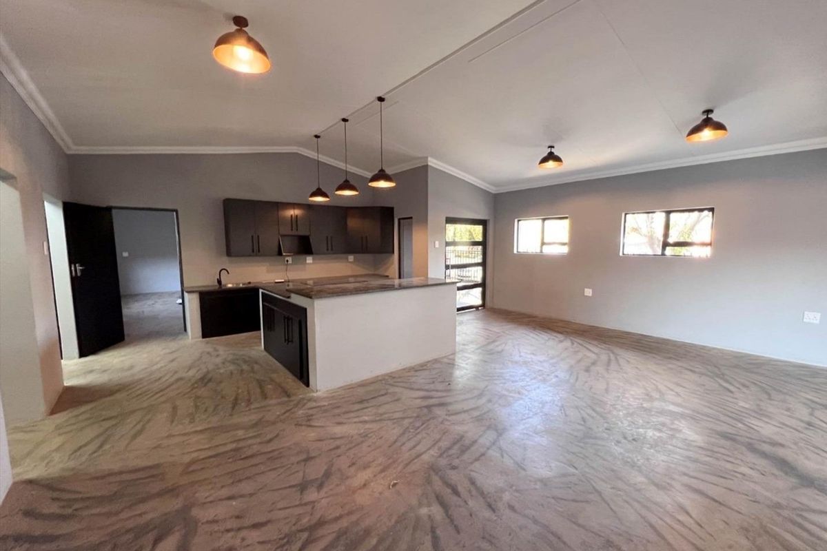 Stylishly Renovated Family Home in Dennesig - Photo 4