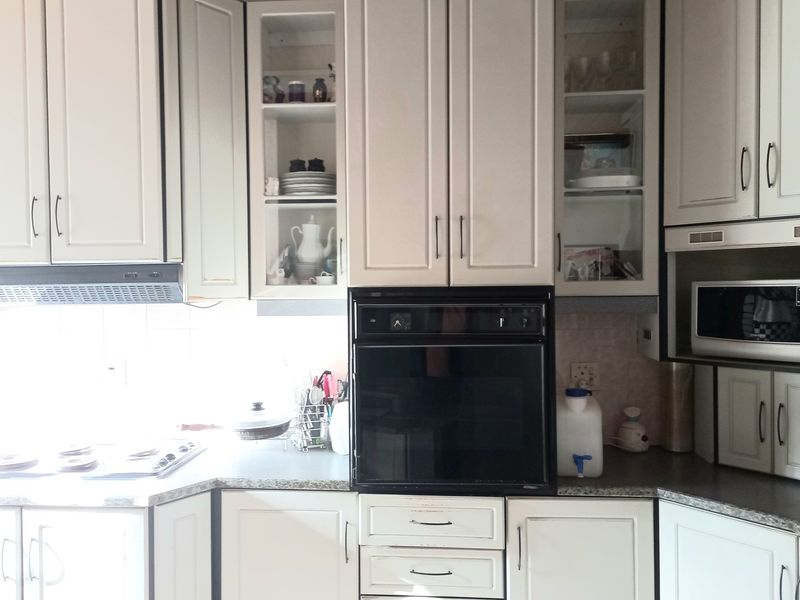 "Comfortable Living, Convenient Location - Your Dream Home Awaits!" - Photo 5