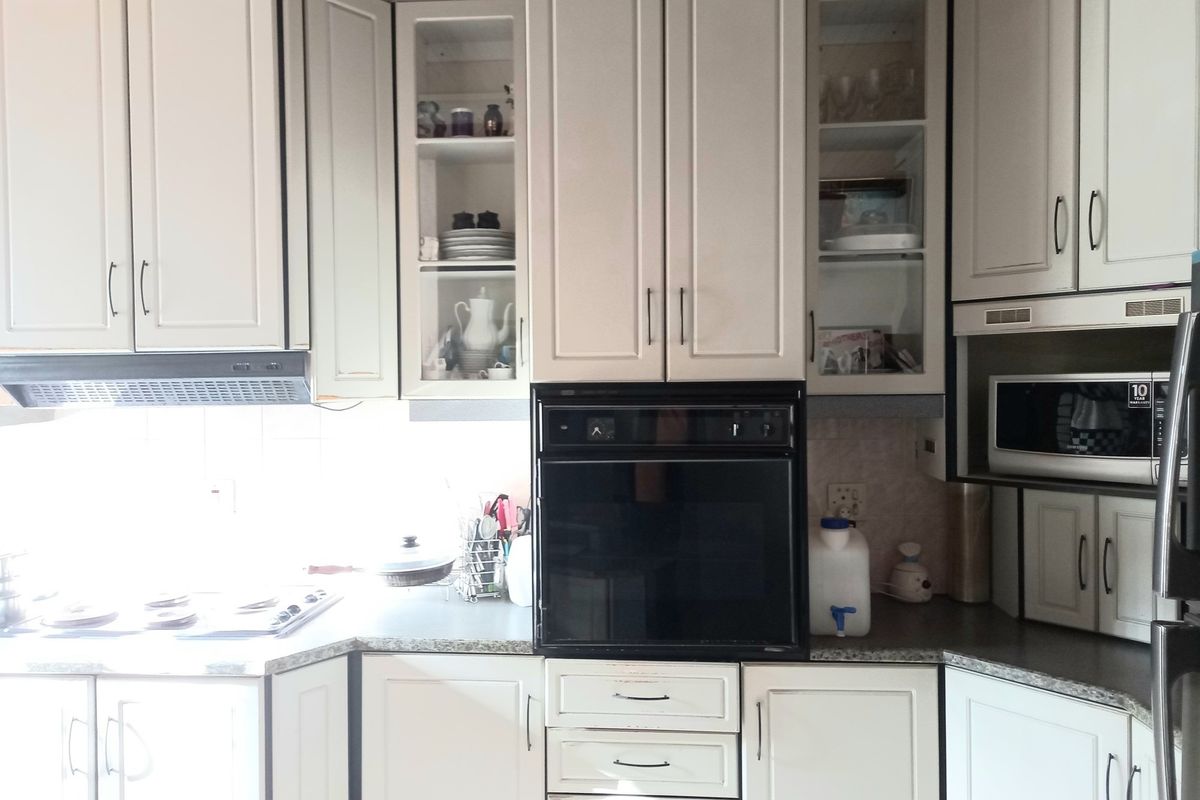 "Comfortable Living, Convenient Location - Your Dream Home Awaits!" - Photo 5