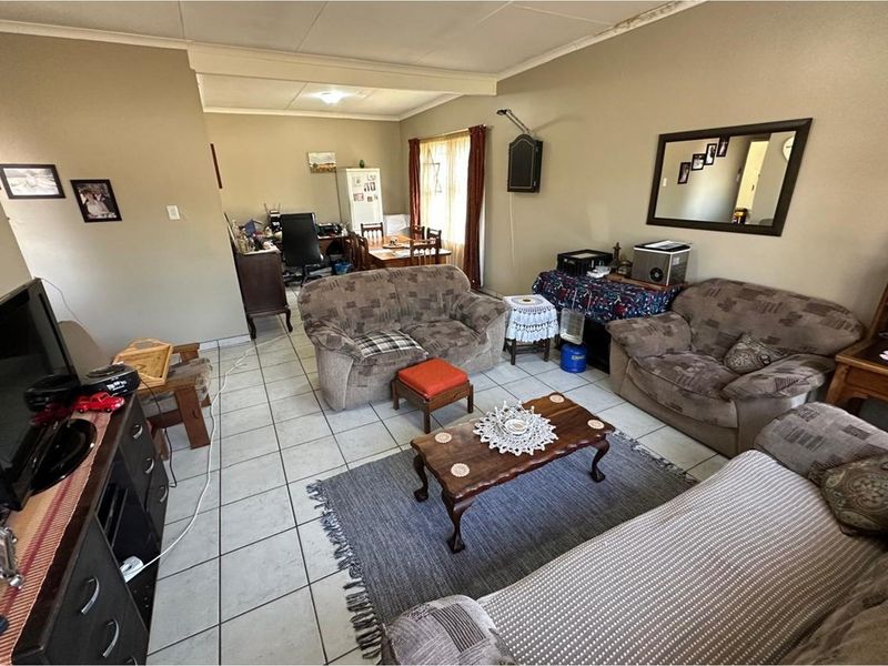 Corner Gem in Sunnyridge.🏡 - Photo 7