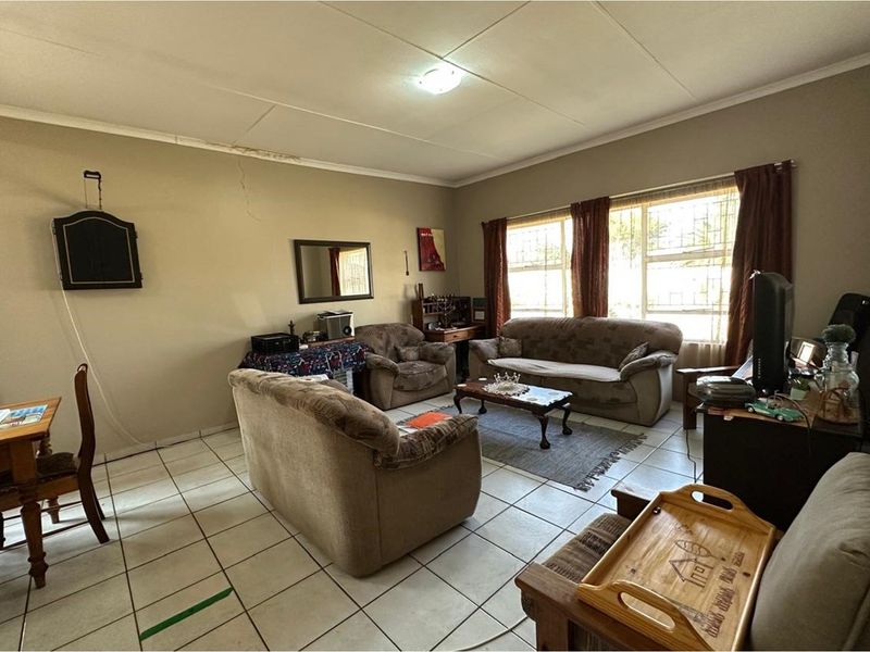 Corner Gem in Sunnyridge.🏡 - Photo 5