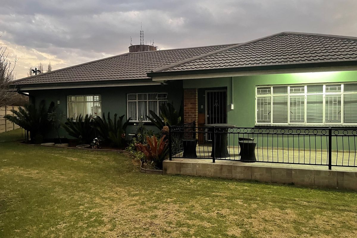 Perfect Family Home!!! - Photo 3