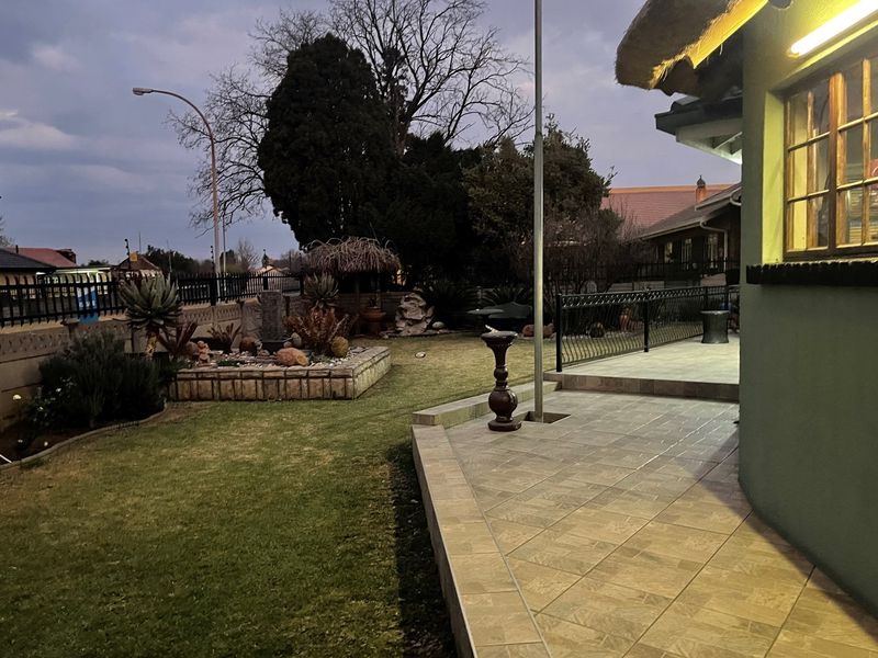 Perfect Family Home!!! - Photo 10