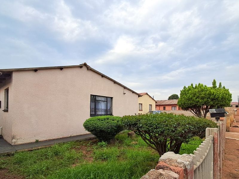 WHY RENT? WHEN YOU CAN OWN YOUR HOME! LOCATED IN EXT 7 - Photo 2