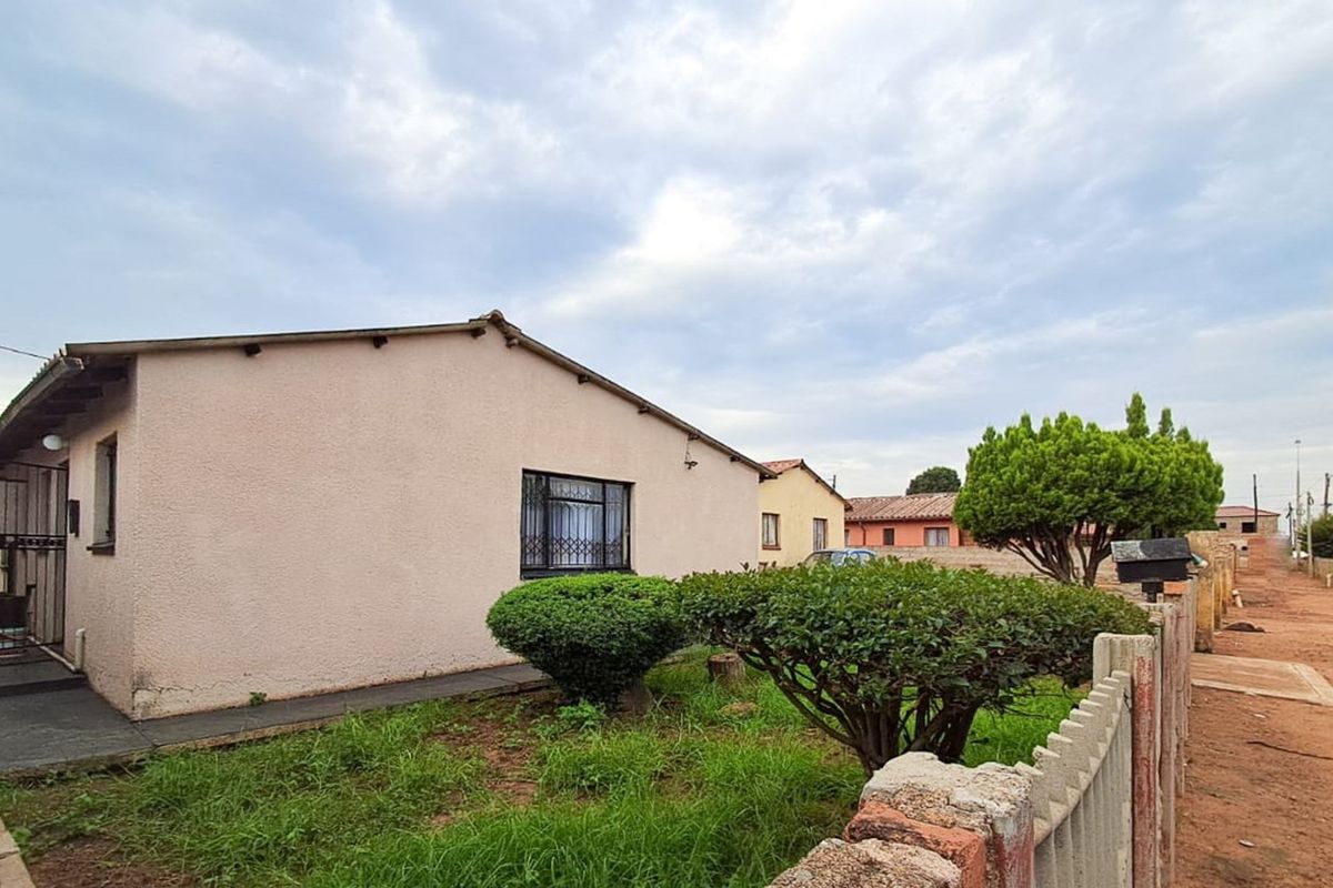 WHY RENT? WHEN YOU CAN OWN YOUR HOME! LOCATED IN EXT 7 - Photo 2