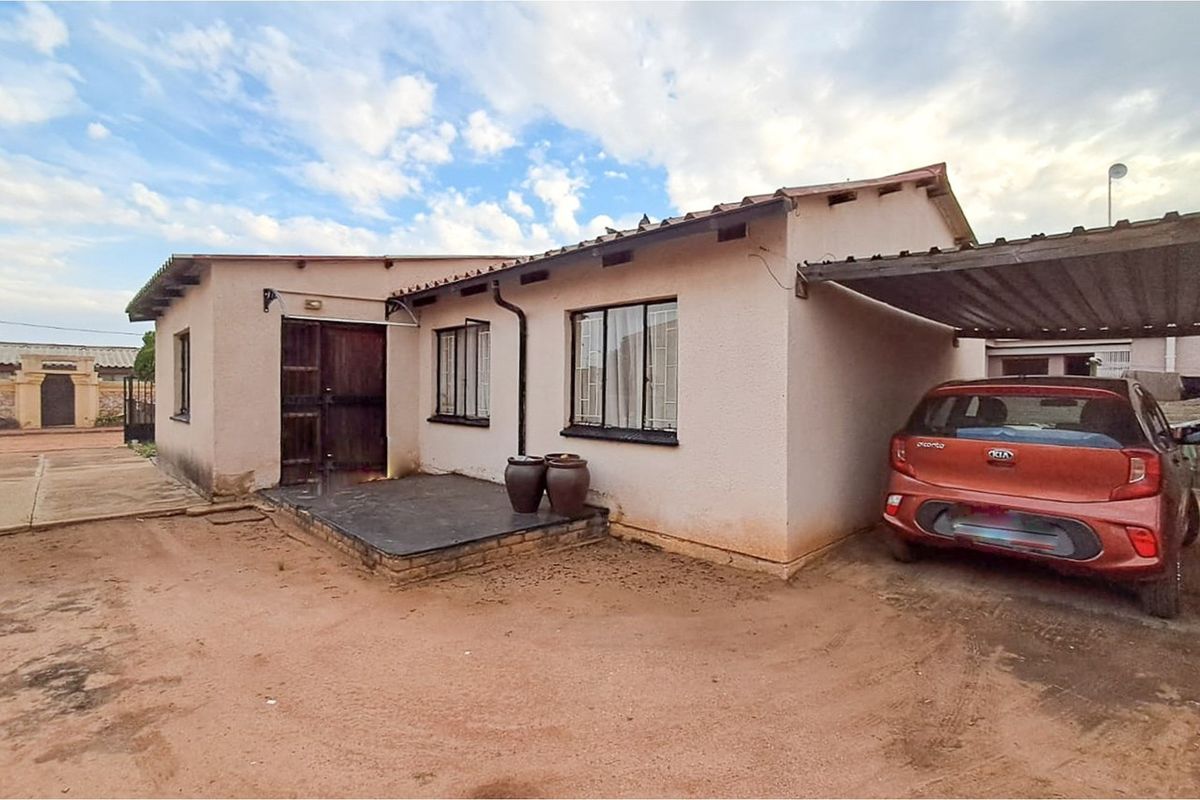 WHY RENT? WHEN YOU CAN OWN YOUR HOME! LOCATED IN EXT 7 - Photo 3