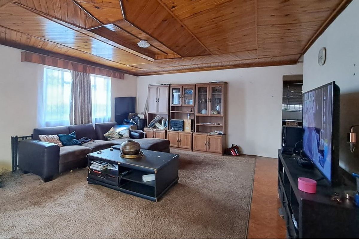 WHY RENT? WHEN YOU CAN OWN YOUR HOME! LOCATED IN EXT 7 - Photo 4