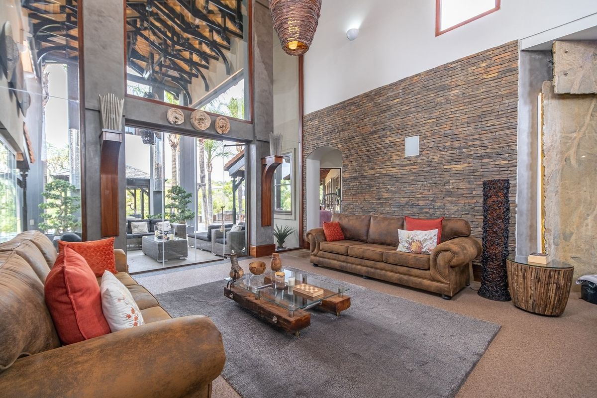Modern Kingdom of Elegance - Eagle Canyon, Gauteng, South Africa - Photo 4
