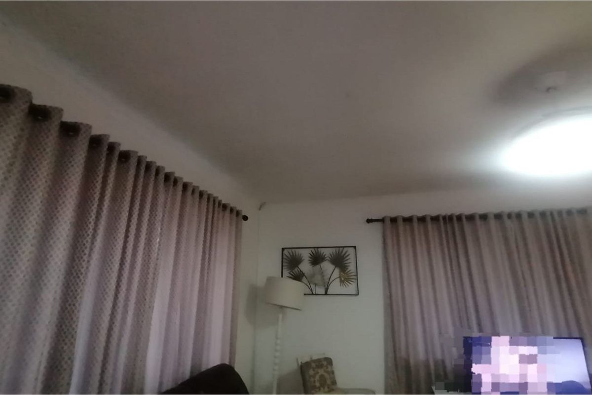 "Charming 3-Bed Oasis in Umbilo Awaits You!" - Photo 2