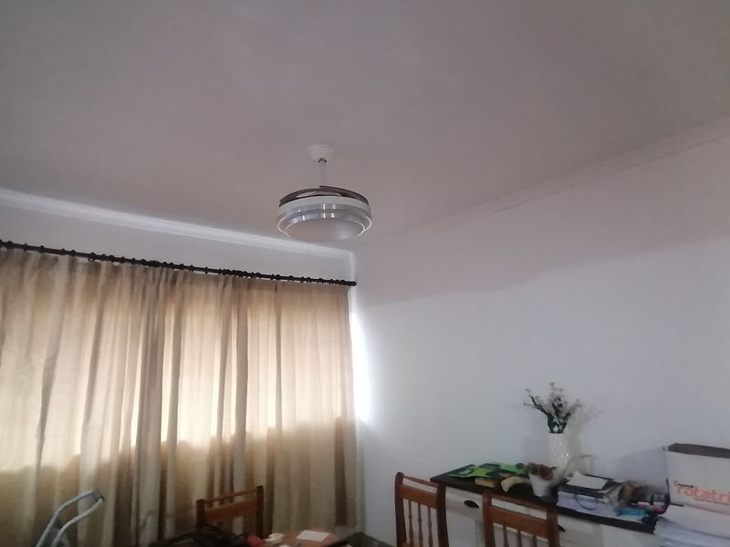 "Charming 3-Bed Oasis in Umbilo Awaits You!" - Photo 5