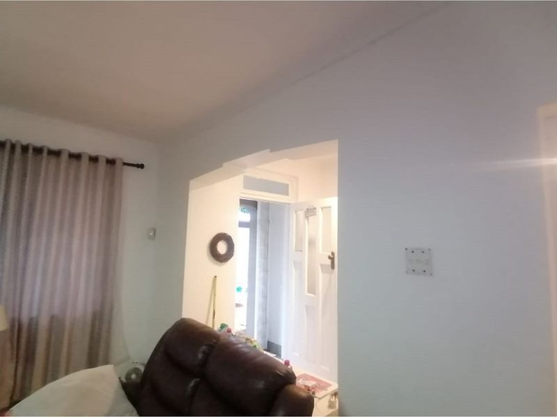 "Charming 3-Bed Oasis in Umbilo Awaits You!" - Photo 4