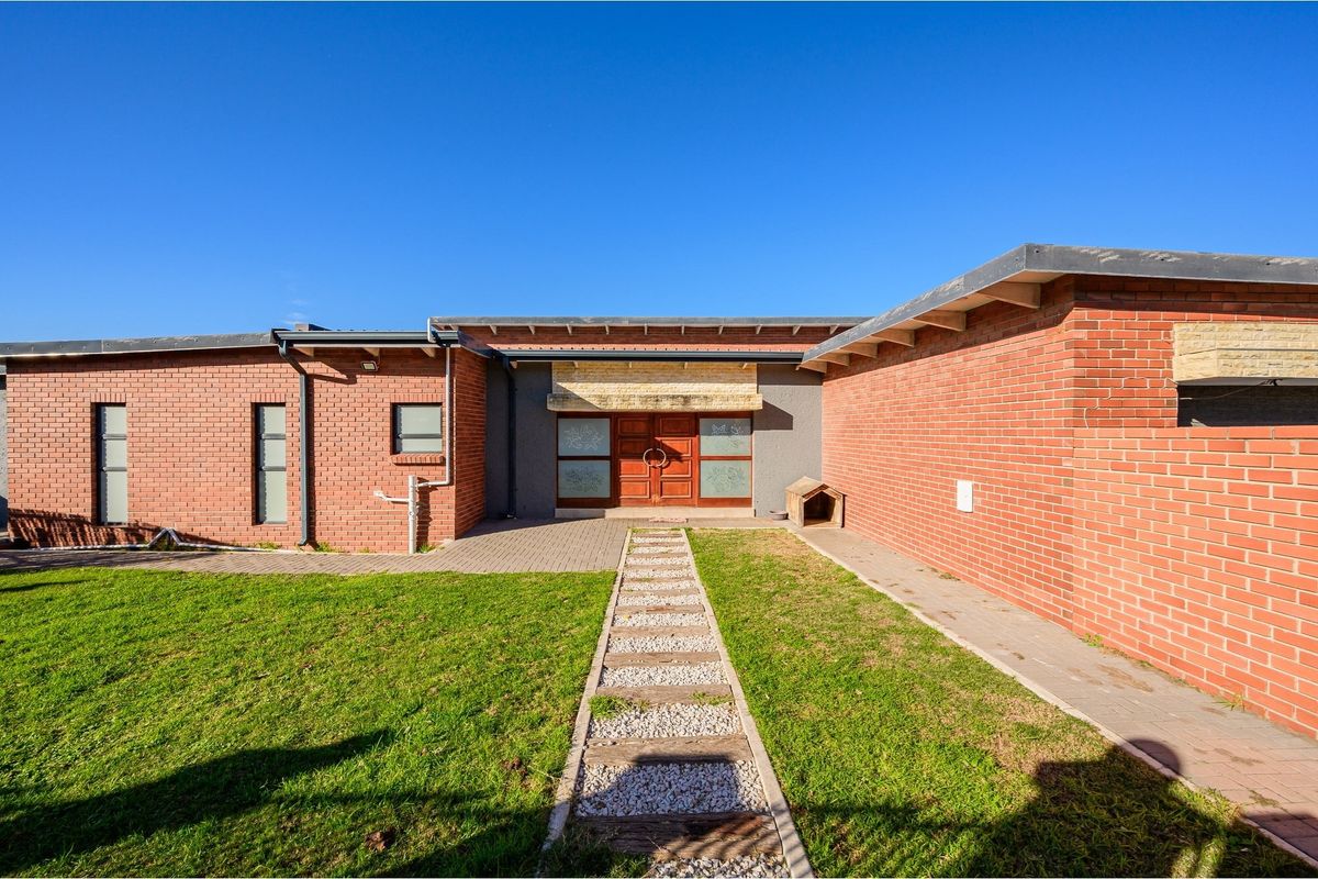 4 Bedroom House For Sale in Blue Horizon Bay - Photo 3