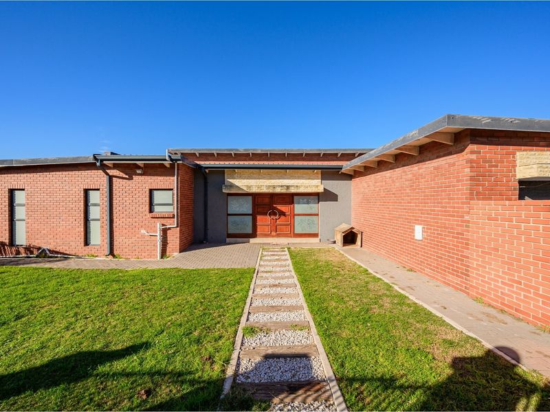 4 Bedroom House For Sale in Blue Horizon Bay - Photo 3