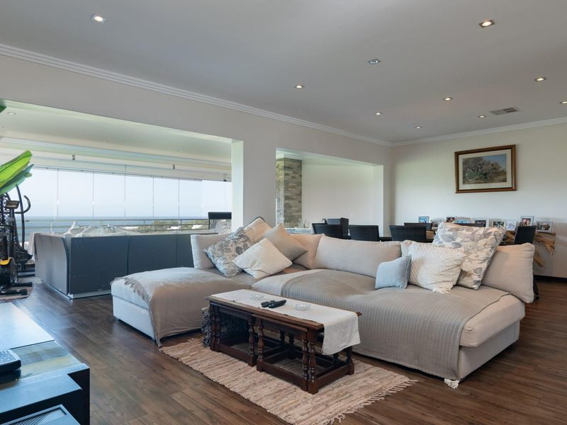 Renovated 3 bedroom apartment with great sea views in Ballito - Photo 8