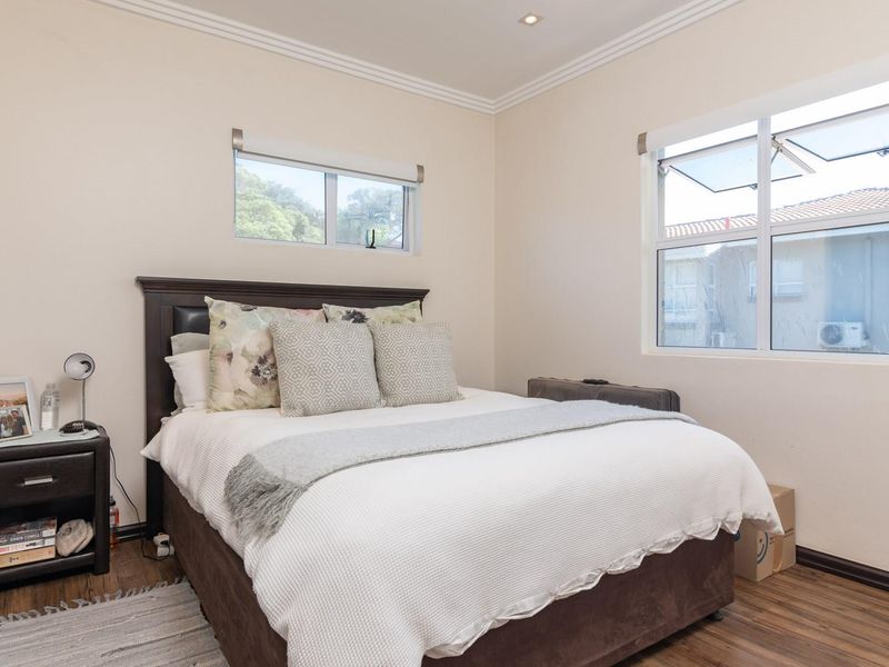 Renovated 3 bedroom apartment with great sea views in Ballito - Photo 9