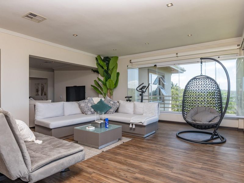 Renovated 3 bedroom apartment with great sea views in Ballito - Photo 6