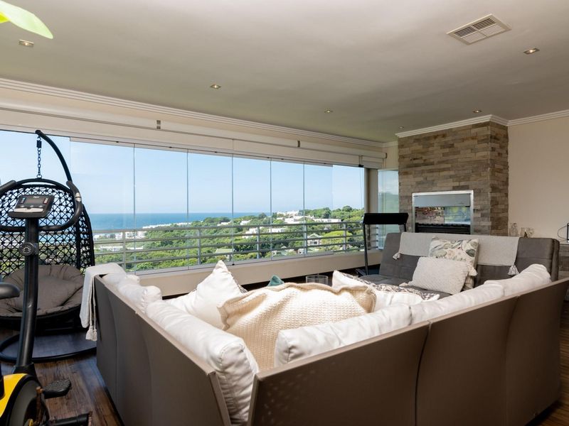 Renovated 3 bedroom apartment with great sea views in Ballito - Photo 2