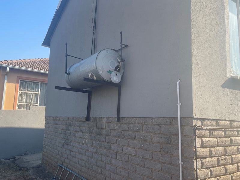 Cosy Family Home! - Photo 2