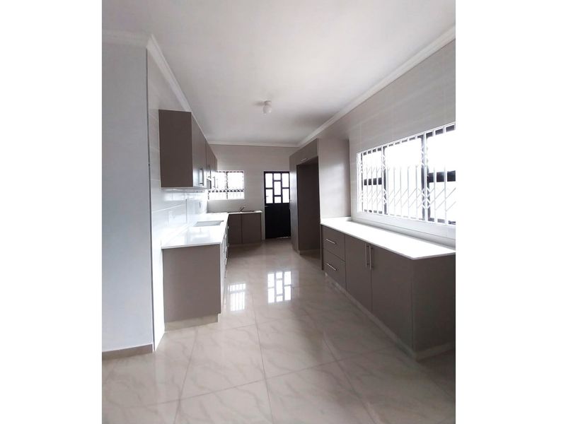 "Elegant 10-Bedroom Home in Glen Park Awaits YoU - Photo 8