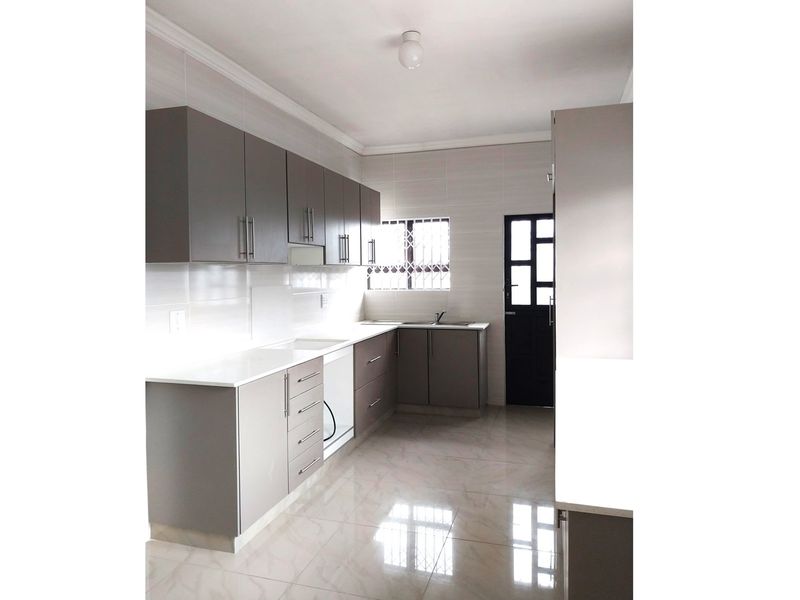"Elegant 10-Bedroom Home in Glen Park Awaits YoU - Photo 7