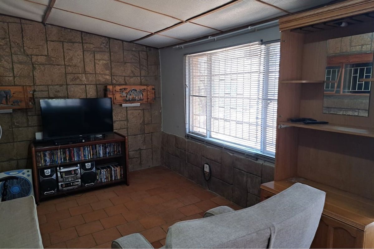 Charming Two-Bedroom Retreat in Marloth Park - Photo 3