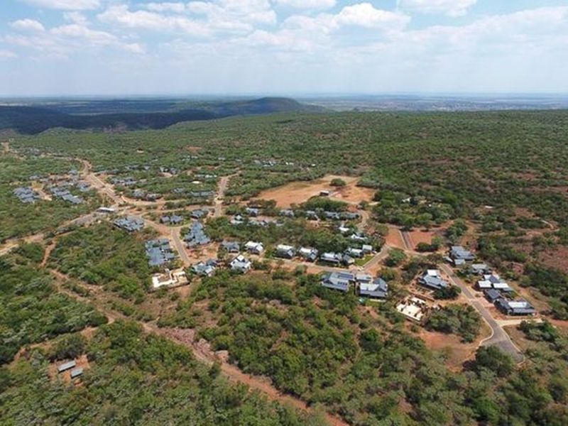 North-facing, 402 sqm corner stand, with some view to green area. - Photo 8