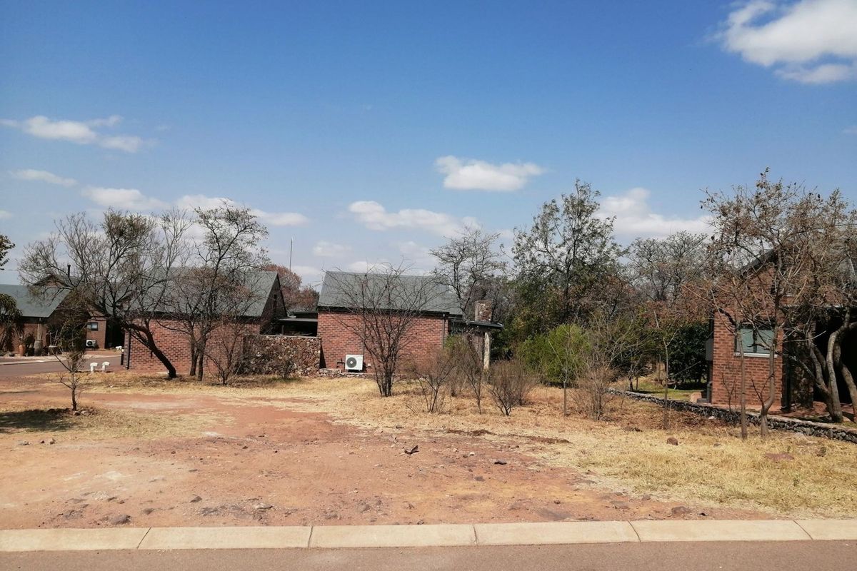 North-facing, 402 sqm corner stand, with some view to green area. - Photo 3