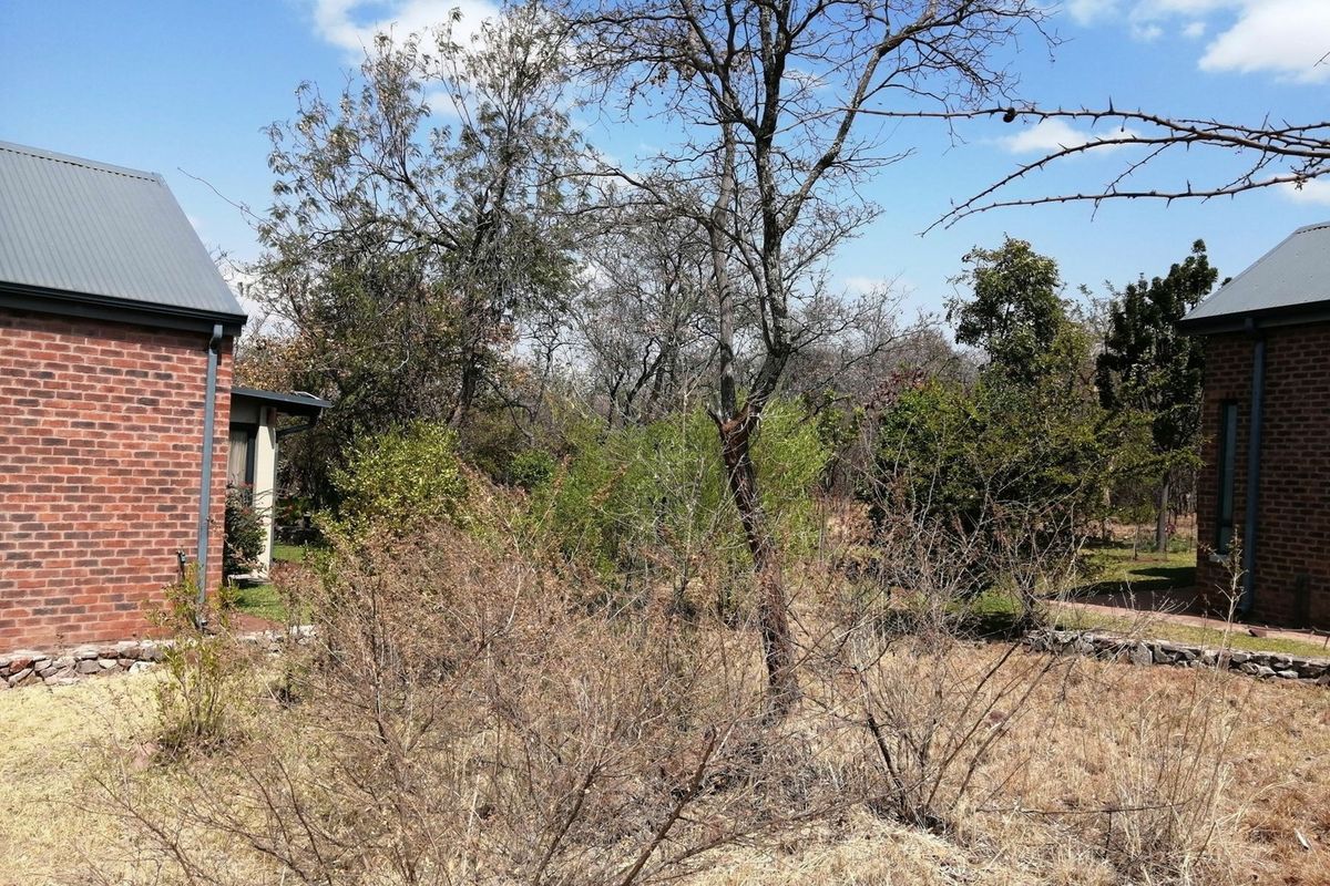 North-facing, 402 sqm corner stand, with some view to green area. - Photo 4