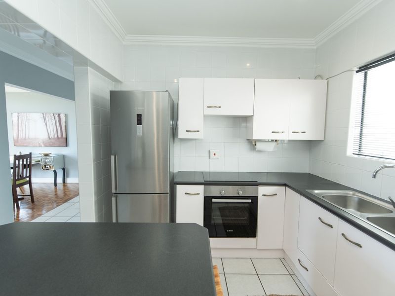 STUNNING Trendy Apartment With Park Views in St George's - Photo 8