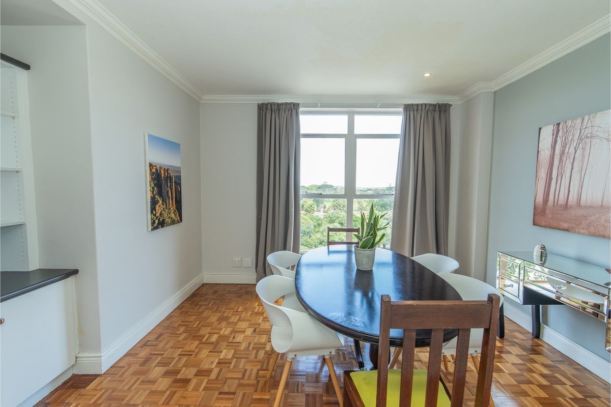 STUNNING Trendy Apartment With Park Views in St George's - Photo 5