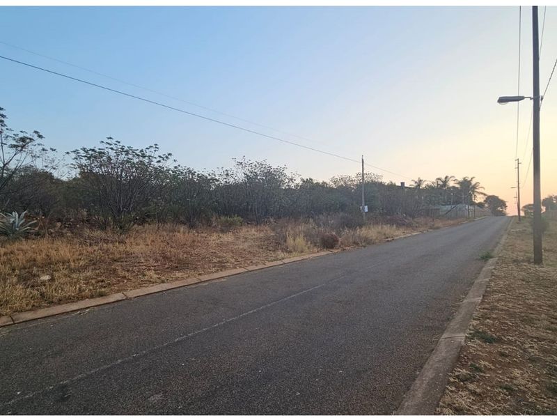 Business opportunity: Prime Land with Approved BUSINESS RIGHTS and PLANS for Storage Units - Photo 2