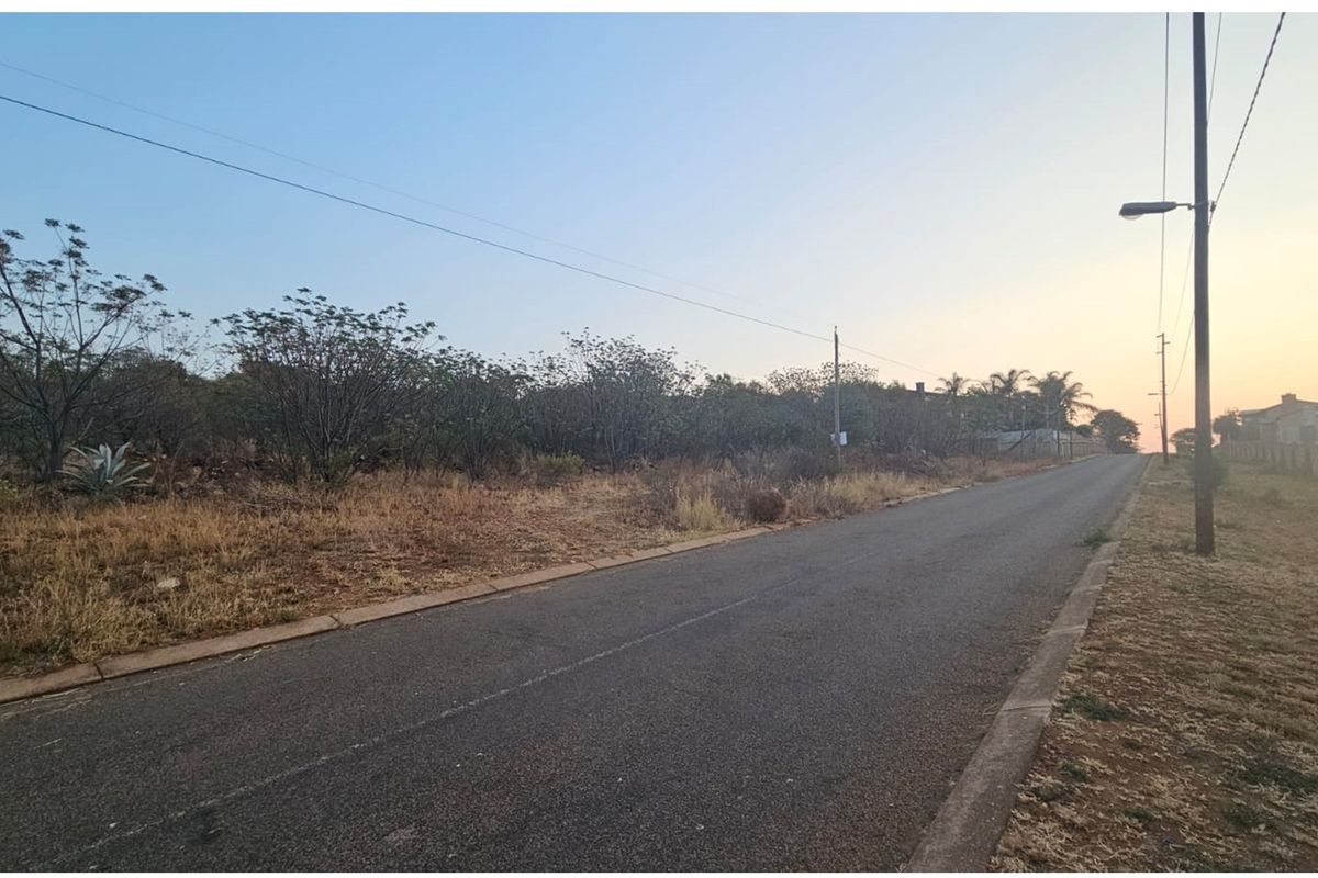 Business opportunity: Prime Land with Approved BUSINESS RIGHTS and PLANS for Storage Units - Photo 2