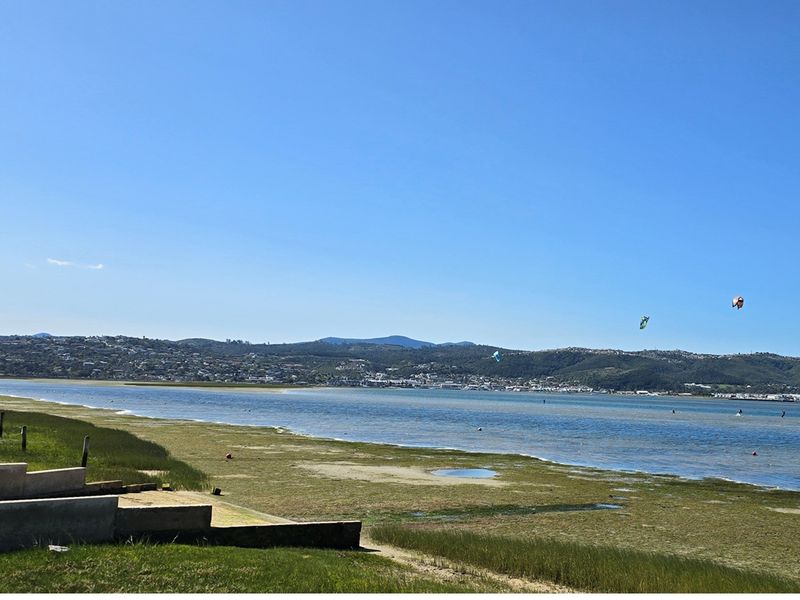 Elegant Eco-Living Amidst Nature’s Finest Canvas - Photo 6