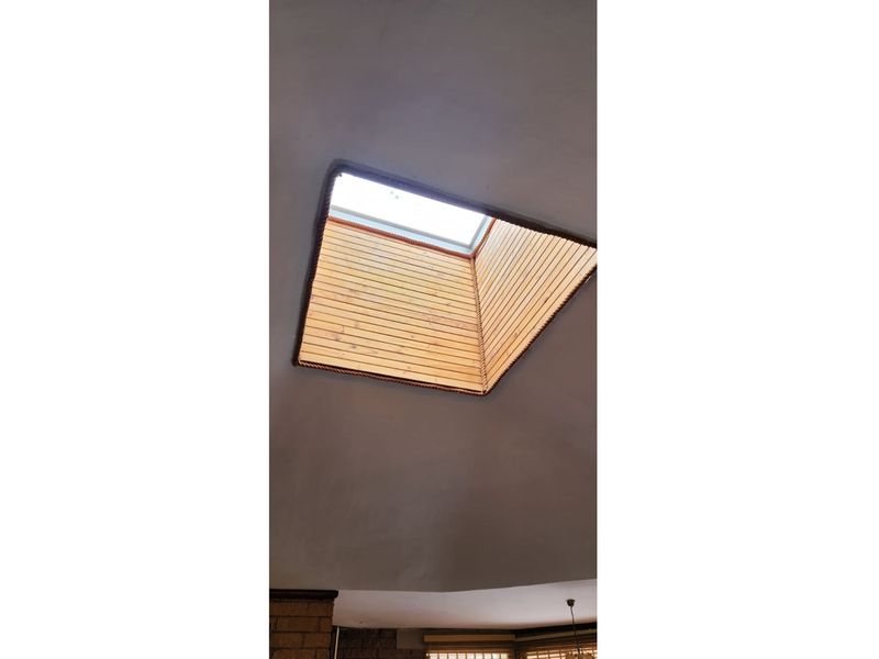 Stylish 4-Bedroom Double-Storey Entertainer’s Home in Deneysville - Photo 4