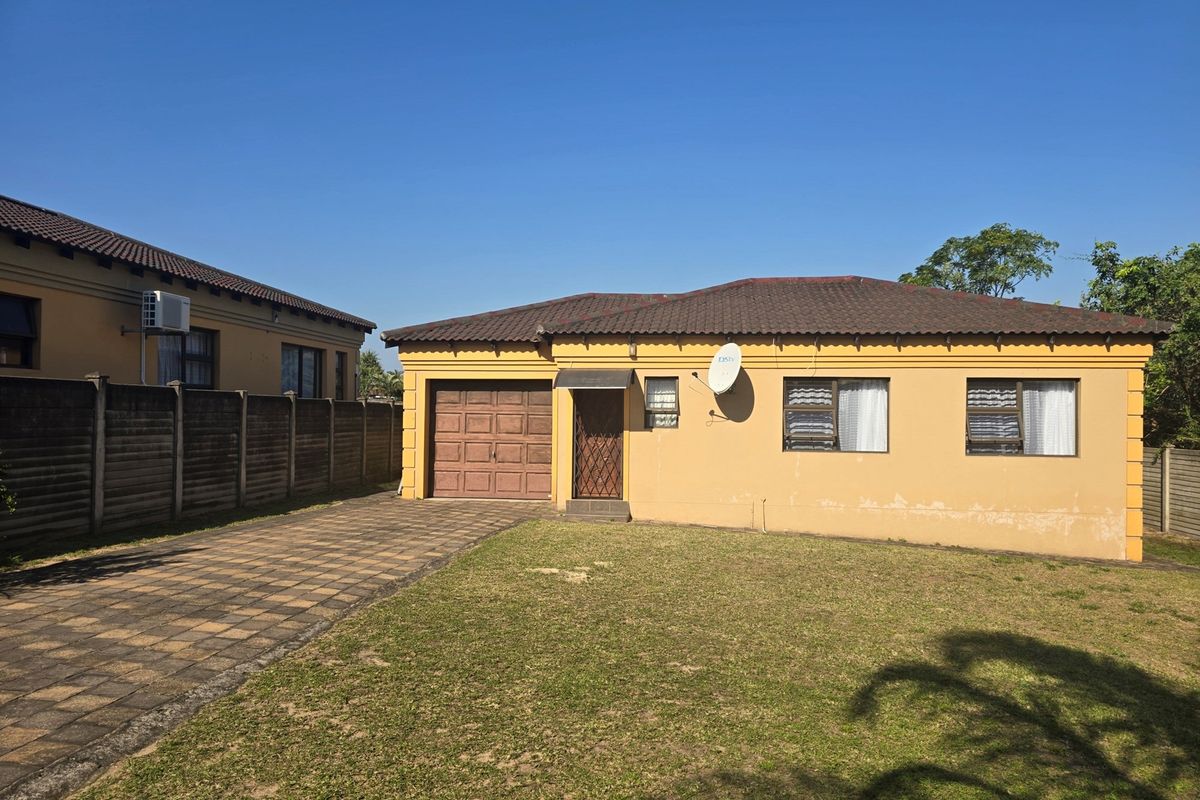 FIXER UPPER DUET IN BIRDSWOOD - Photo 3