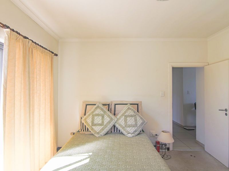 Stunning 4-Bedroom, 3.5-Bathroom Modern Contemporary Cluster in Secure Estate - Photo 9