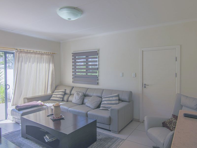 Stunning 4-Bedroom, 3.5-Bathroom Modern Contemporary Cluster in Secure Estate - Photo 7